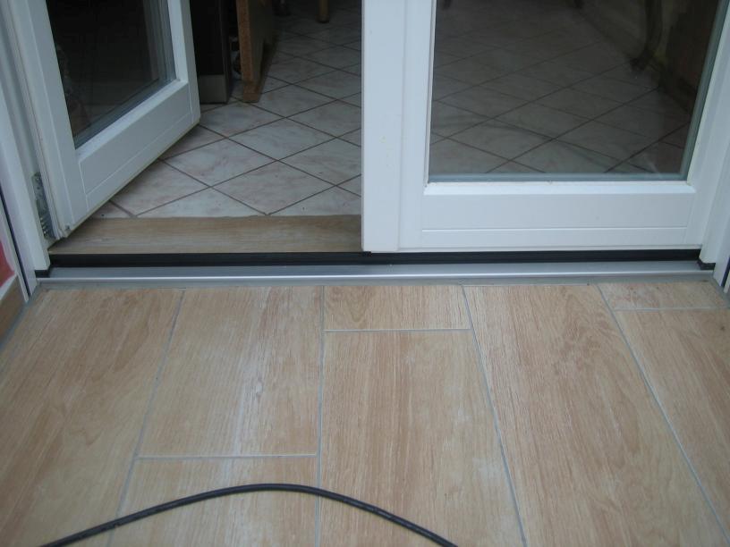 Holz Balkontür Weiß 1 Flügelig mit Glasteilende Sprossen & 20 mm Schwelle & Rollladen