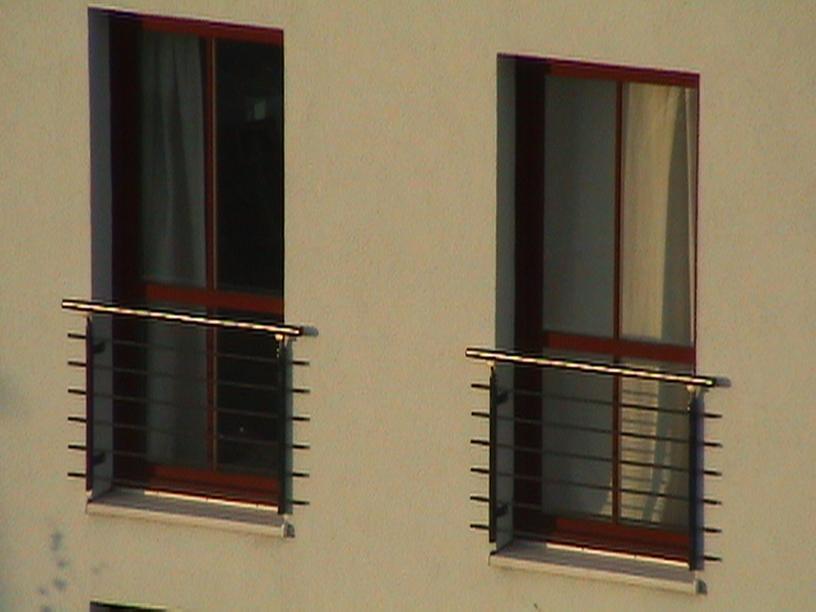 Kunststoff Balkontür Weinrot 1 Flügelig mit Wiener Sprosse