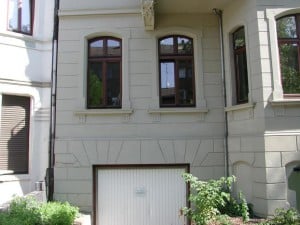 Denkmalgeschütztes Holzfenster 2 Flügelig mit Oberlicht Stichbogen & Kapitellen