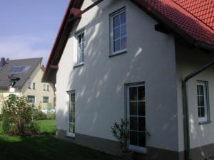 Kunststofffenster Weiß mit Sprossen & Rollladen