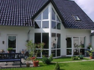 Dreiecksfenster Fassade Kunststoff Weiß