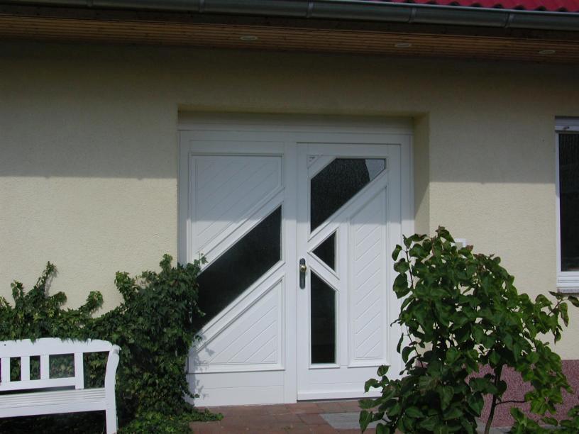 Holz Haustür mit Seitenteil Links & Fischgrätenmuster und Glas Weiß