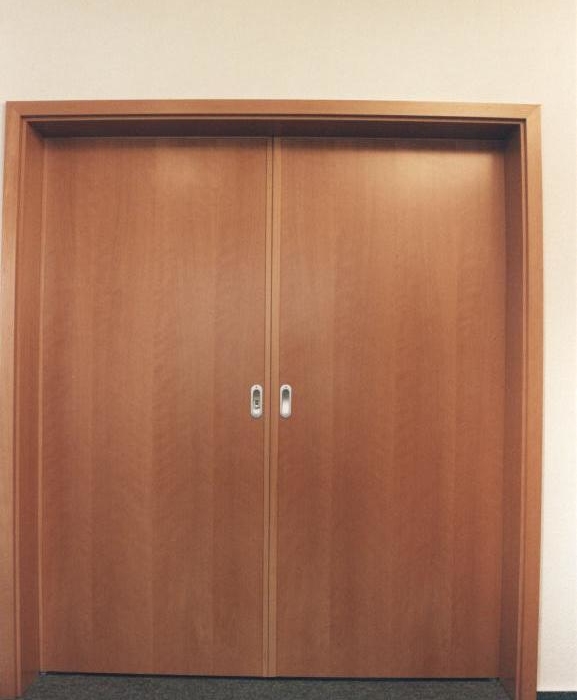 2 Flegelige Innentür als Schiebetür in der Wand laufend mit Zarge Buche Furnier