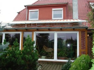 Gekoppelte Wintergarten Markise Farbe Weiß RAL 9016 12 x 4 Meter & Bio-Panama Stoff Farbe Gelb & Orange