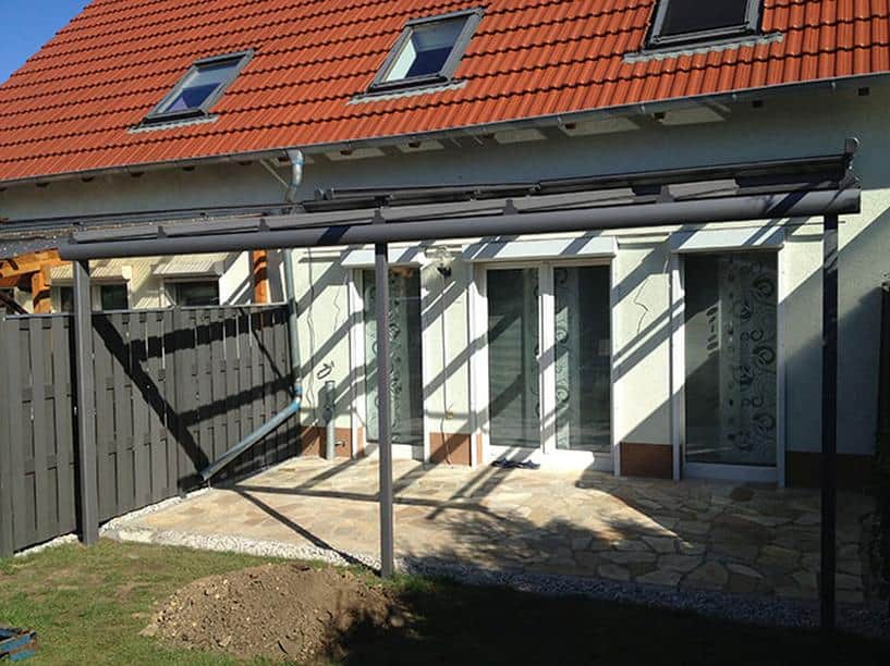 Aluminium Terrassenüberdachung Pultdach Ausführung Farbe Pulverbeschichtet TIGER Drylac® 29/70786 Dachverglasung 10mm Sicherheitsglas 0,76 Folie mit Erhardt Wintergartenmarkise TM 18 2-teilig 2 Felder 2 Motore Bedingung über Somfy Funkhandsender