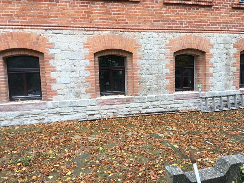 Kunststofffenster Mahagoni 1-Flügelig mit Glasteilender Sprosse & Oberlicht Festverglasung als Stichbogen Fenster & 2 & 3-Fach Verglasung