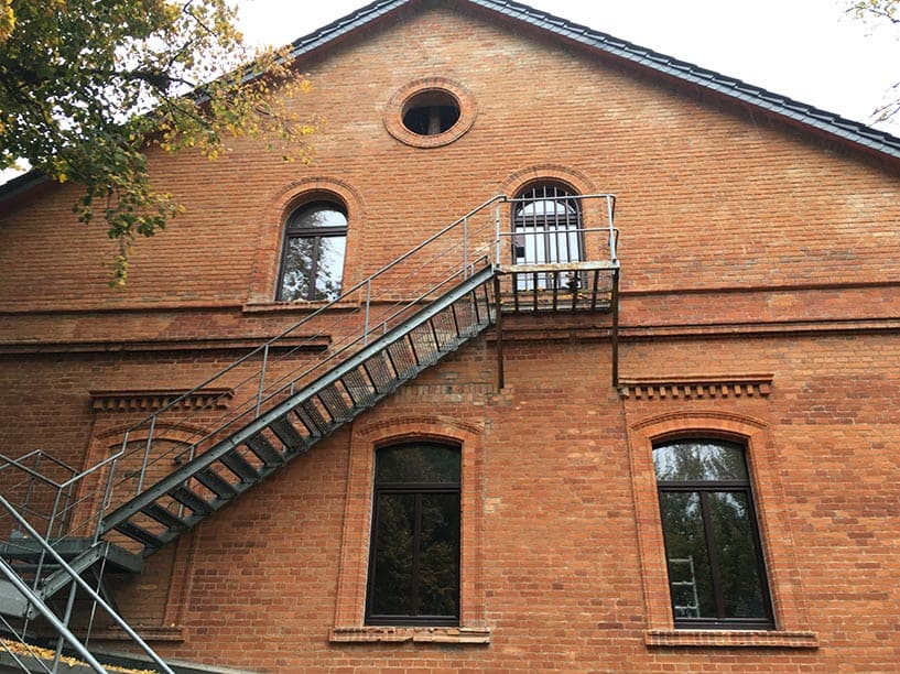 Kunststofffenster Mahagoni 1-Flügelig mit Glasteilender Sprosse & Oberlicht Festverglasung als Rundbogen Fenster & Kunststofffenster Mahagoni als Kreisrundes Fenster 2 & 3-Fach Verglasung